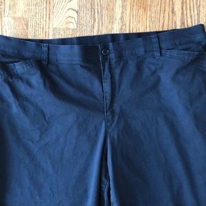 Bandolino black Capri pants